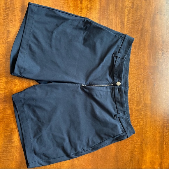 Men’s Lululemon Commission Classic-Fit Short 7” *Warpstreme in True Navy color - Picture 3 of 4